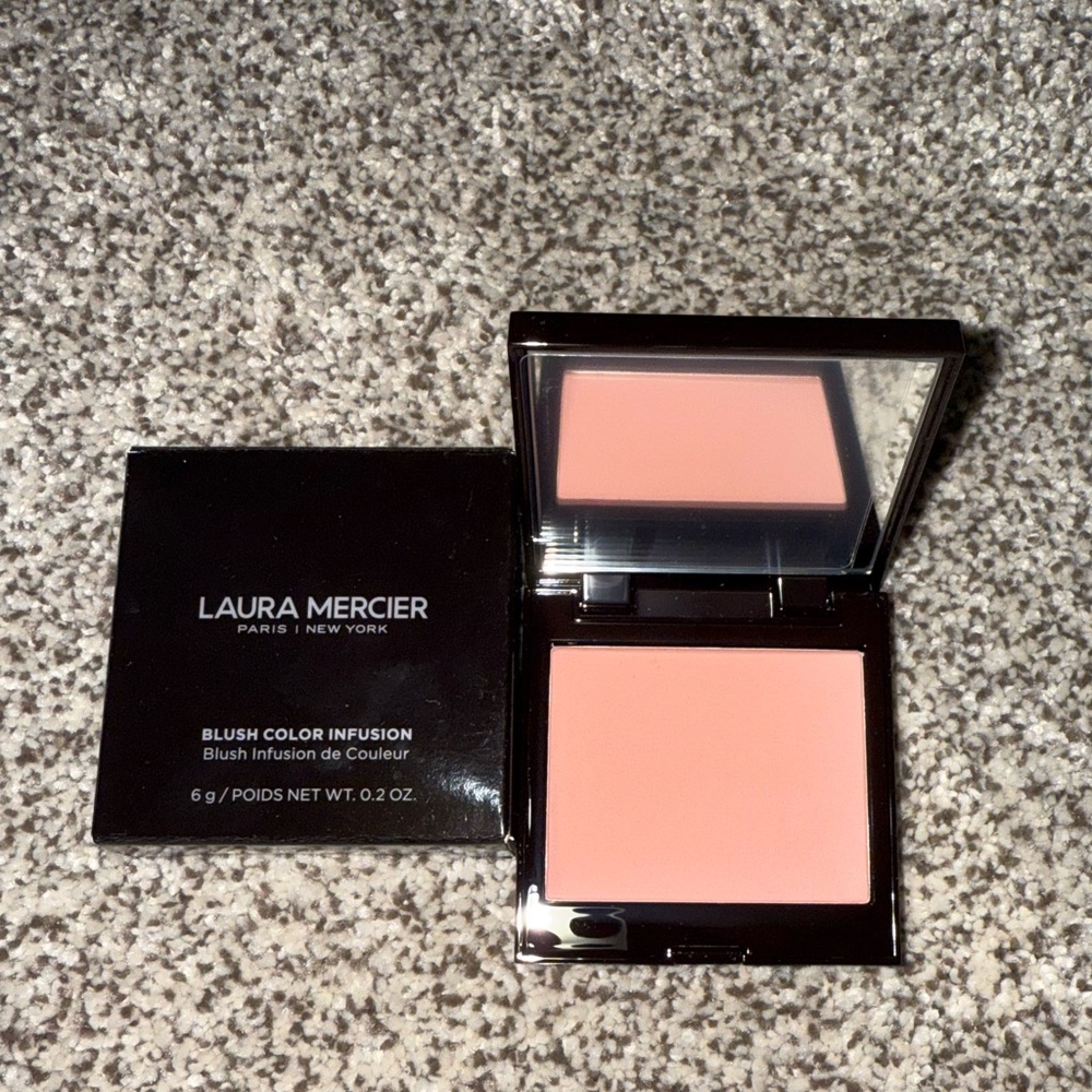Laura Mercier Pink Blush Matte Finish Compact